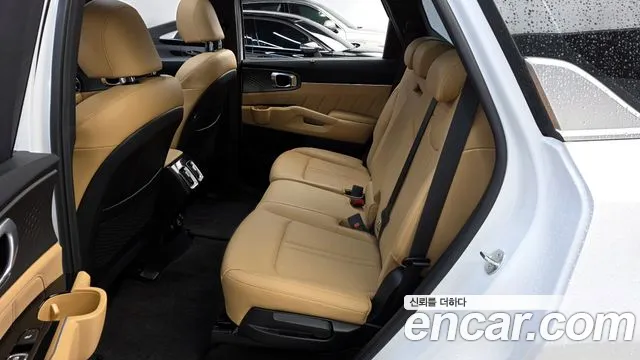 Kia Sorento 2023 — фото 12