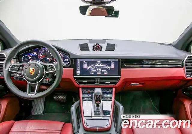 Porsche Cayenne 2019 — фото 13