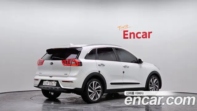 Kia Niro 2017 — фото 2