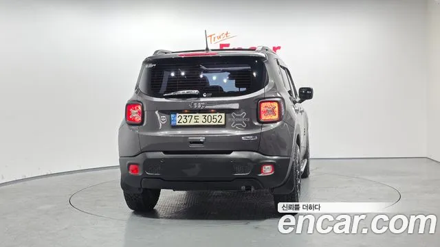 Jeep Renegade 2018 — фото 4