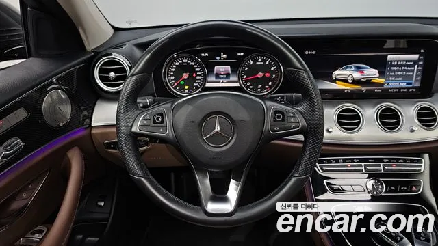 Mercedes-Benz E-Class 2018 — фото 13