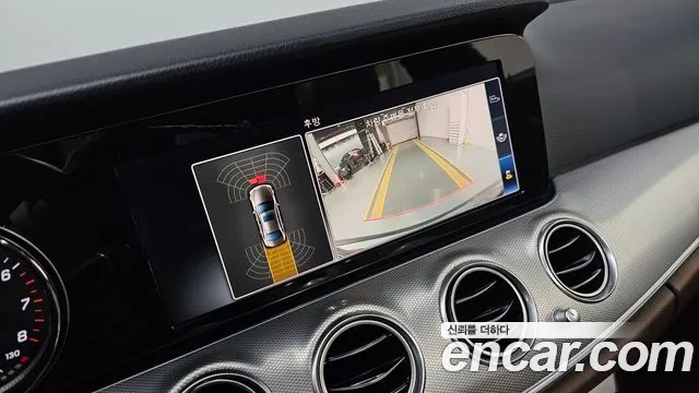 Mercedes-Benz E-Class 2018 — фото 15