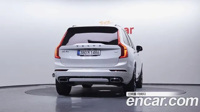 Volvo XC90 2021 — фото 4