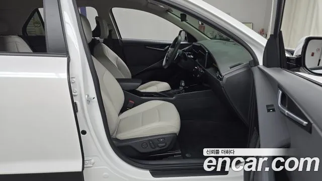Kia Niro 2022 — фото 11