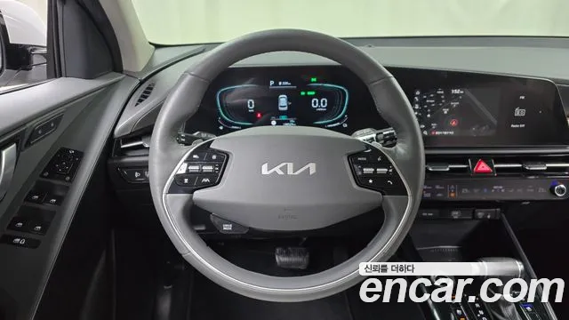 Kia Niro 2022 — фото 13