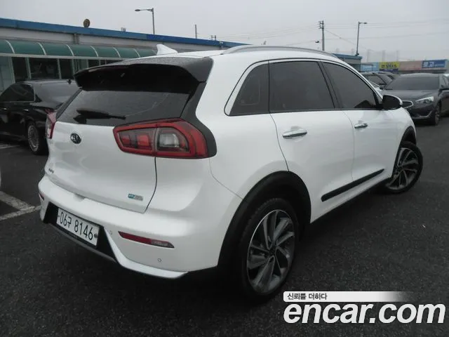 Kia Niro 2018 — фото 3