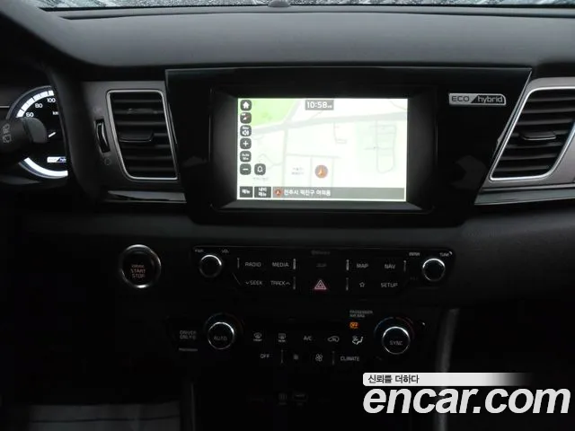 Kia Niro 2018 — фото 6