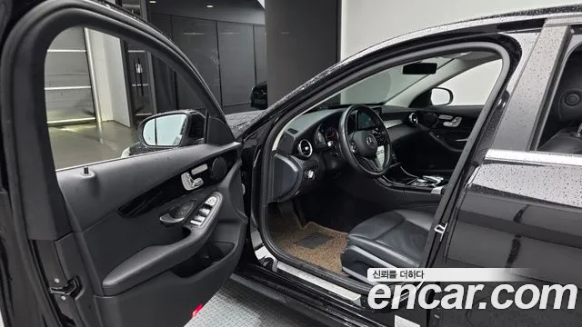 Mercedes-Benz C-Class 2019 — фото 11