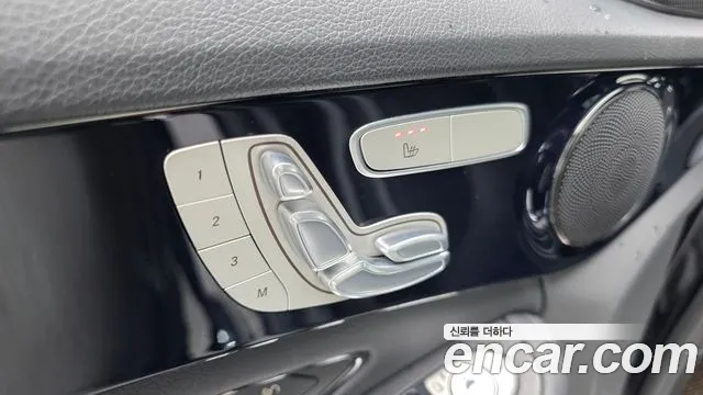 Mercedes-Benz C-Class 2019 — фото 16