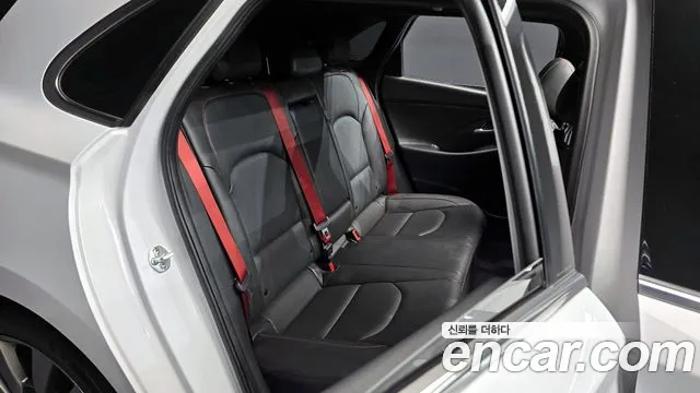 Hyundai i30 2018 — фото 12
