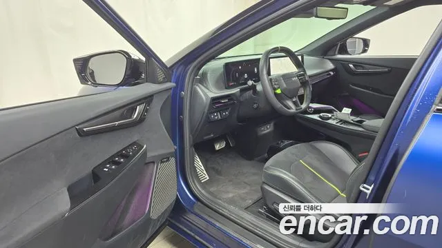 Kia EV6 2025 — фото 10