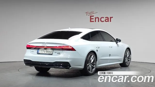 Audi A7 2022 — фото 1