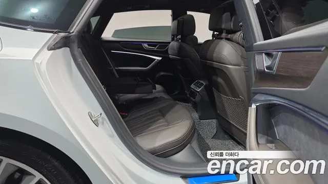 Audi A7 2022 — фото 11