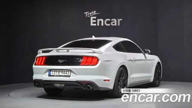 Ford Mustang 2023 — фото 2
