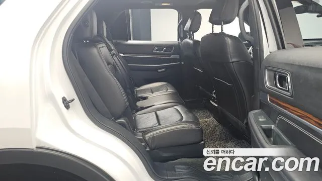 Ford Explorer 2018 — фото 12