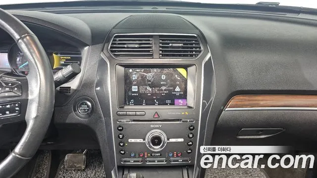 Ford Explorer 2018 — фото 15