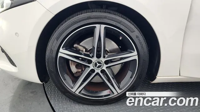 Mercedes-Benz A-Class 2020 — фото 5
