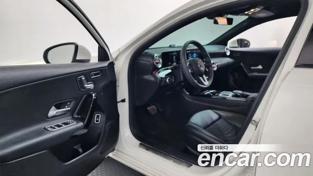 Mercedes-Benz A-Class 2020 — фото 10