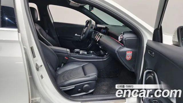 Mercedes-Benz A-Class 2020 — фото 11