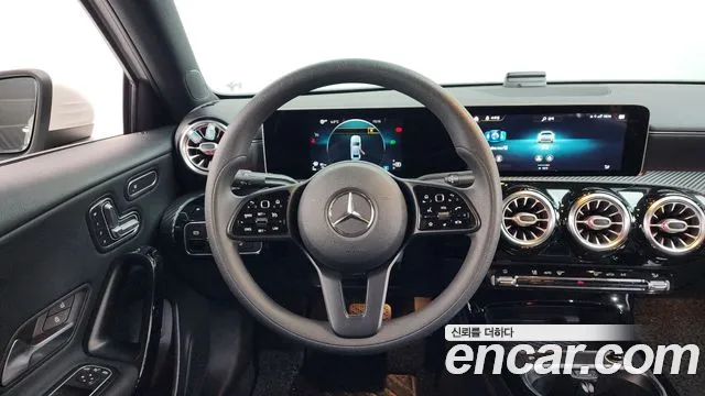 Mercedes-Benz A-Class 2020 — фото 13