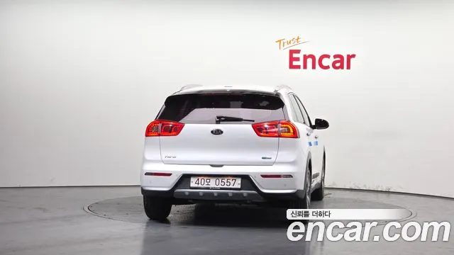 Kia Niro 2017 — фото 4