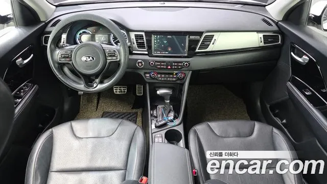 Kia Niro 2017 — фото 7