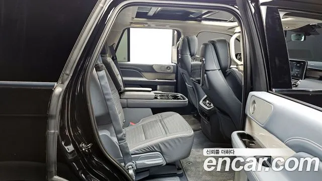 Lincoln Navigator 2019 — фото 11