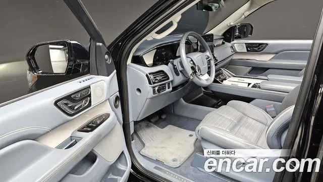 Lincoln Navigator 2019 — фото 12
