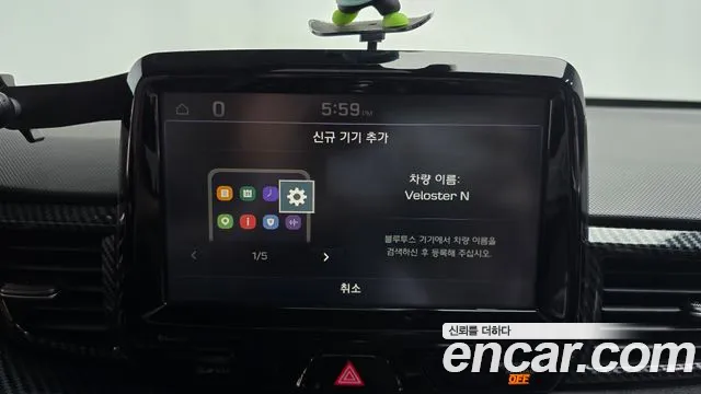 Hyundai Veloster 2019 — фото 16