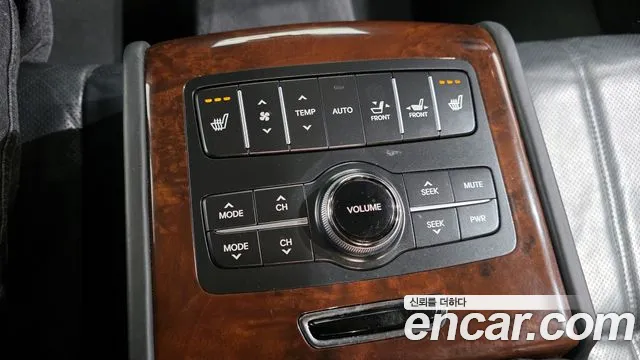 Hyundai Equus 2011 — фото 19