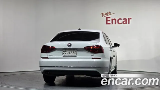 Volkswagen Passat 2018 — фото 4