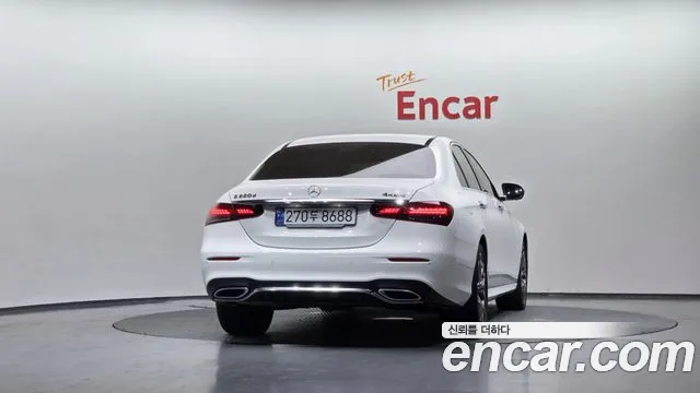 Mercedes-Benz E-Class 2023 — фото 3