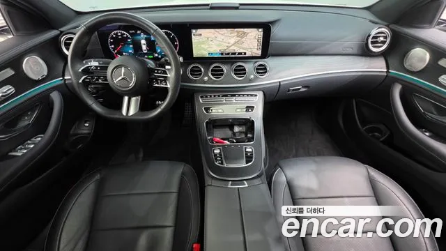 Mercedes-Benz E-Class 2023 — фото 6