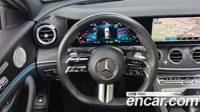 Mercedes-Benz E-Class 2023 — фото 12