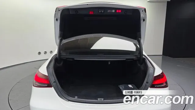 Mercedes-Benz E-Class 2023 — фото 19