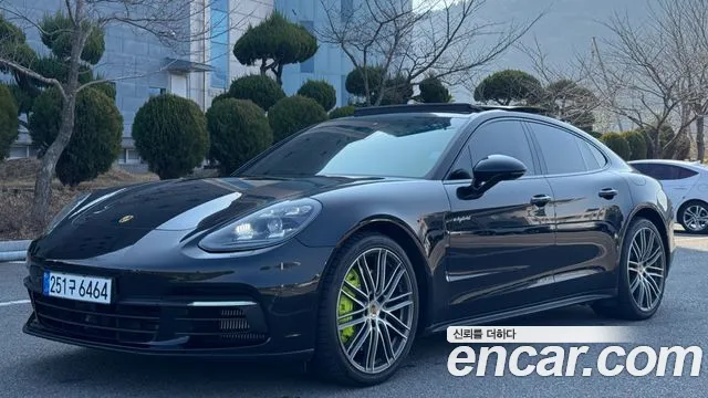 Porsche Panamera 2019 — фото 2