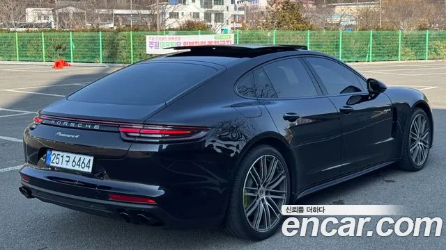 Porsche Panamera 2019 — фото 5
