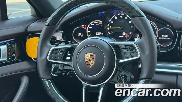 Porsche Panamera 2019 — фото 15