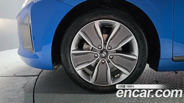 Hyundai Ioniq 2017 — фото 5