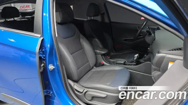 Hyundai Ioniq 2017 — фото 10