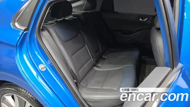 Hyundai Ioniq 2017 — фото 12