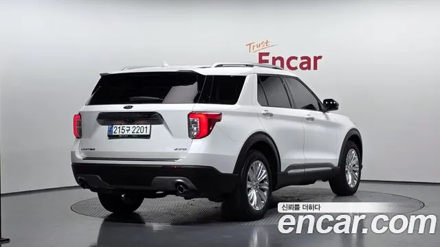 Ford Explorer 2023 — фото 2