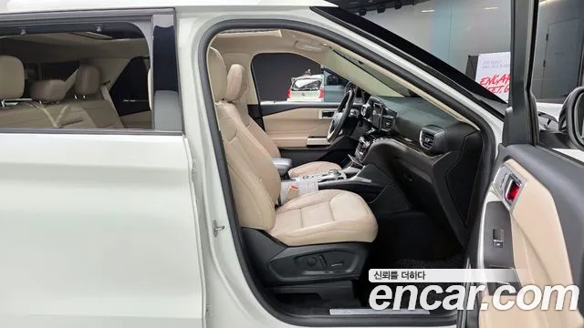 Ford Explorer 2023 — фото 10