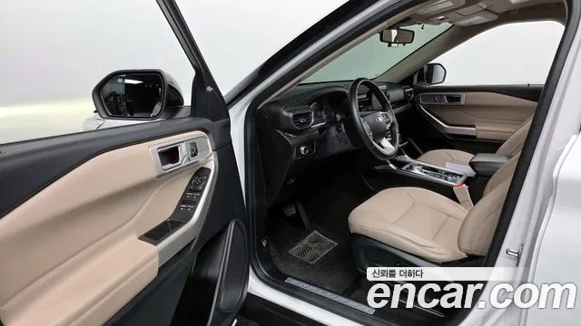 Ford Explorer 2023 — фото 11