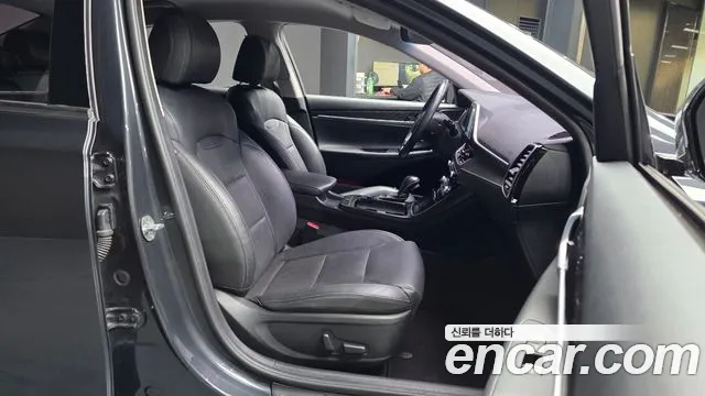 Hyundai Grandeur 2017 — фото 11