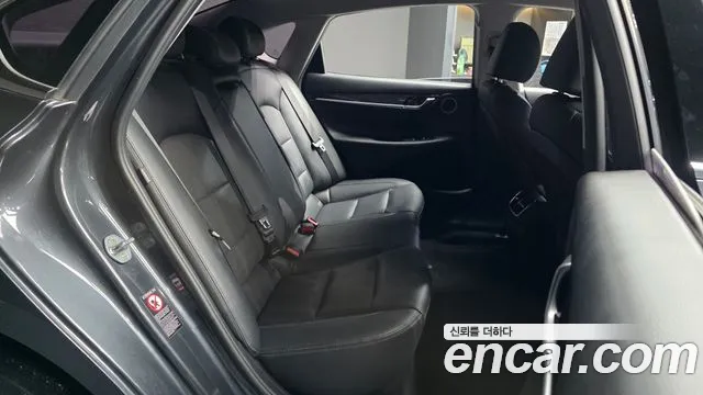 Hyundai Grandeur 2017 — фото 12
