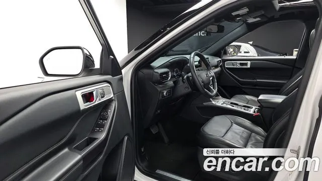Ford Explorer 2020 — фото 11