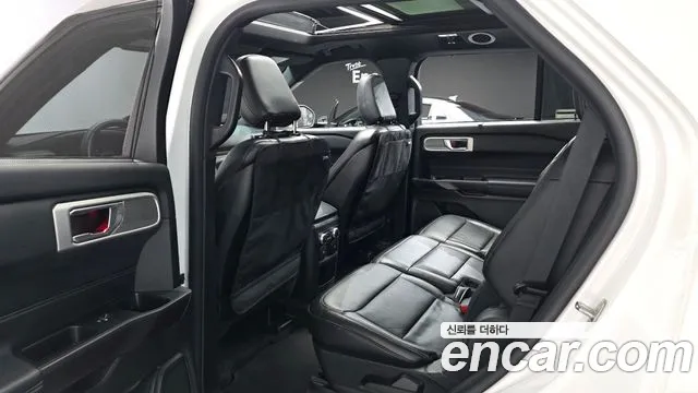 Ford Explorer 2020 — фото 12