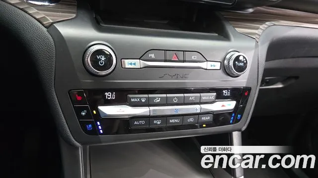 Ford Explorer 2020 — фото 17