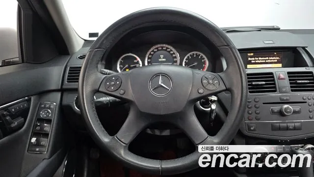 Mercedes-Benz C-Class 2010 — фото 13